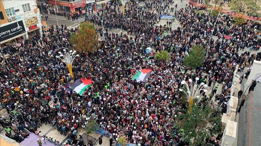 في اليوم العالمي لحقوق الإنسان.. مسيرات حاشد...